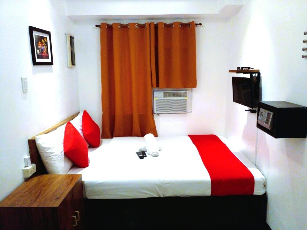 Makati Poblacion Hotel Mandaluyong Ngoại thất bức ảnh