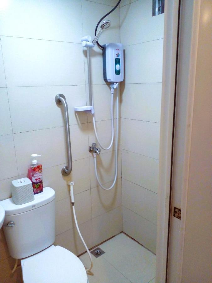 Makati Poblacion Hotel Mandaluyong Ngoại thất bức ảnh