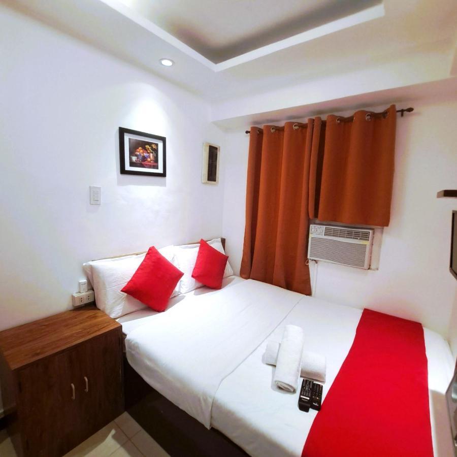 Makati Poblacion Hotel Mandaluyong Ngoại thất bức ảnh