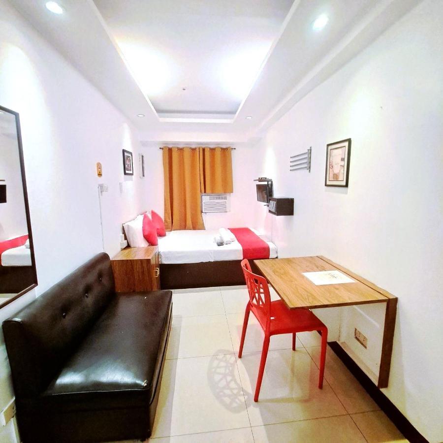Makati Poblacion Hotel Mandaluyong Ngoại thất bức ảnh