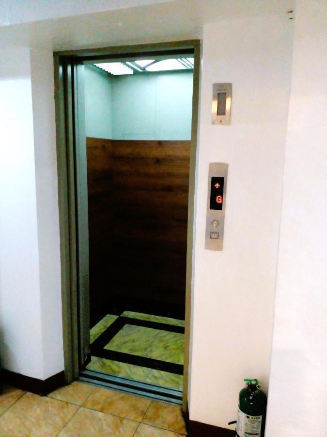 Makati Poblacion Hotel Mandaluyong Ngoại thất bức ảnh