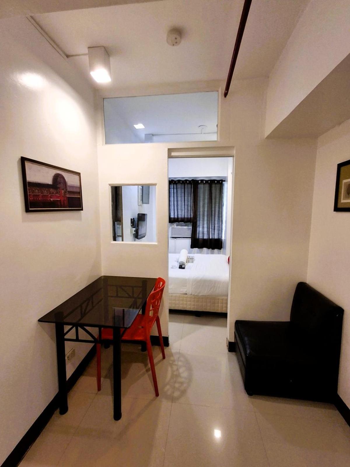 Makati Poblacion Hotel Mandaluyong Ngoại thất bức ảnh
