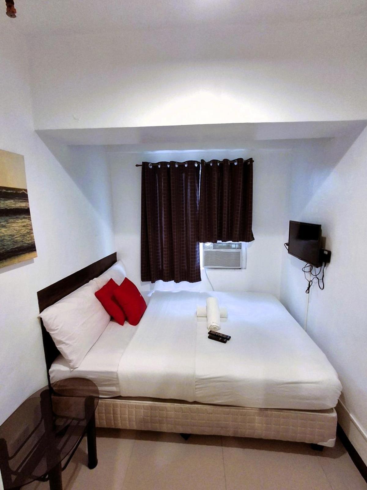 Makati Poblacion Hotel Mandaluyong Ngoại thất bức ảnh